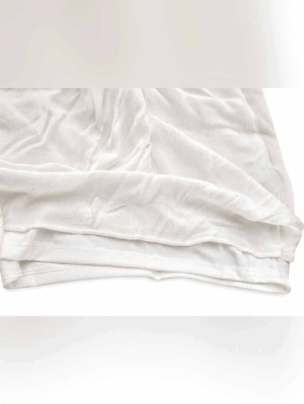 torrid Plus Size Off White Textured Shorts with Black Print Detail Size 22/24 - Picture 5 of 6